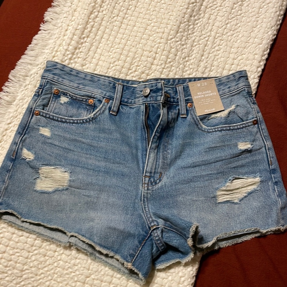 Brand new relaxed denim Madewell Jean Shorts!